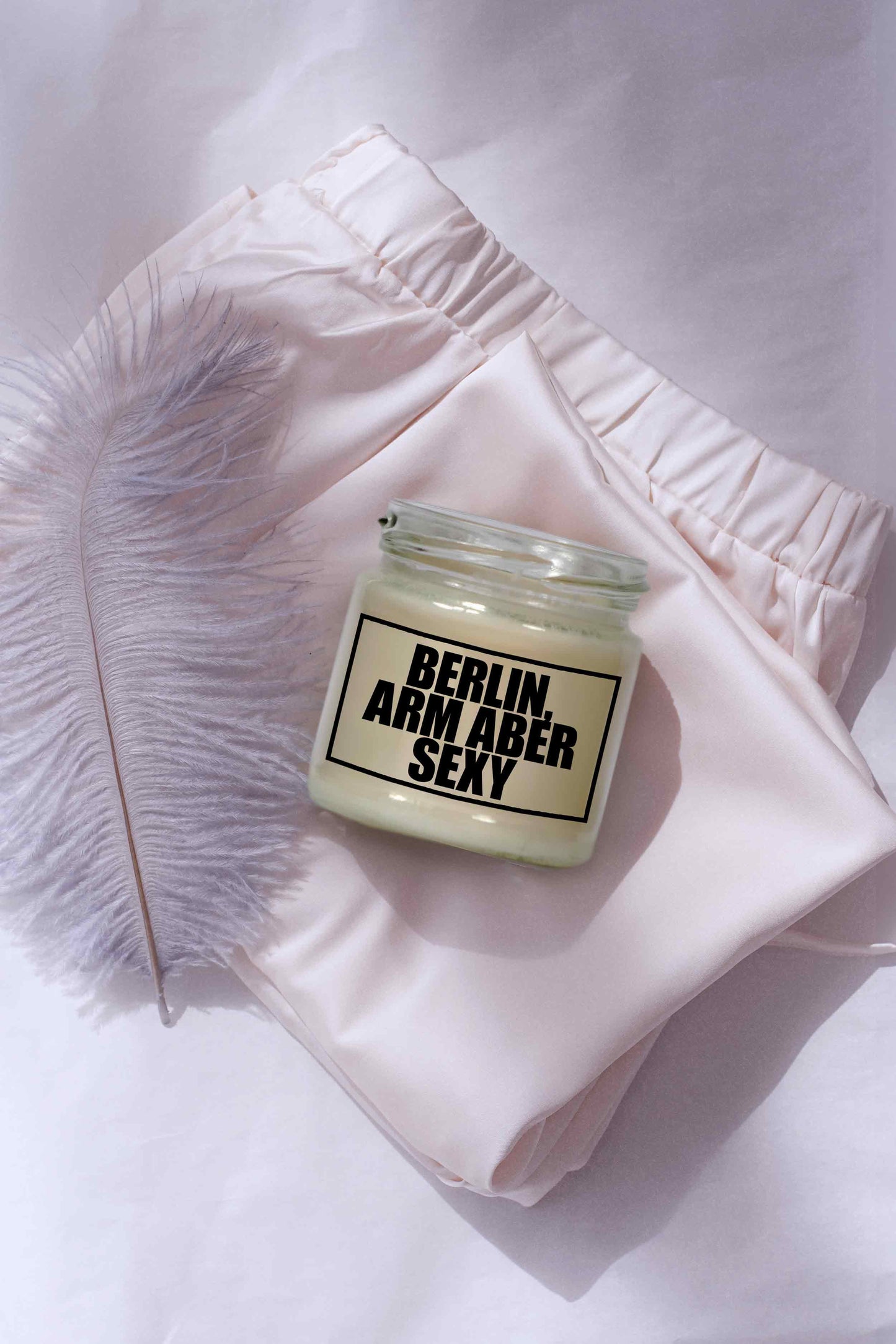 Berlin, arm aber sexy | Attitude Candles