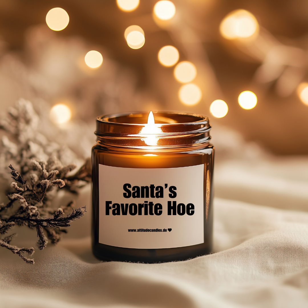 Santa’s Favorite Hoe | Attitude Candles | versch. Größen | 30h oder 50h Brenndauer