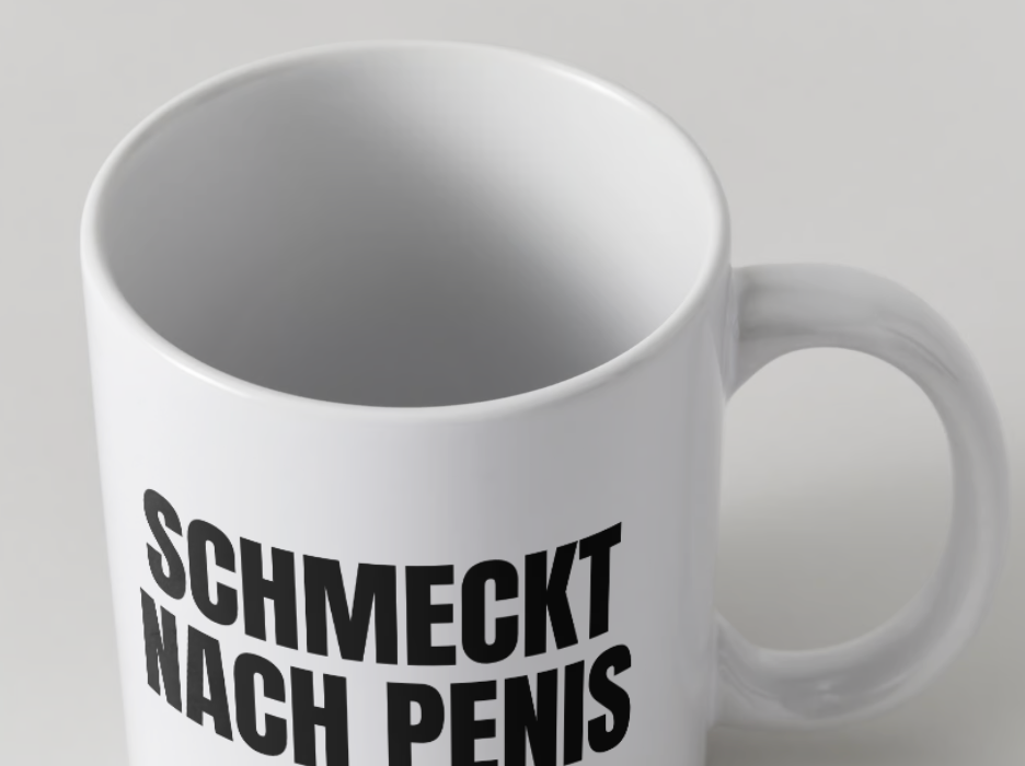 Schmeckt nach Penis | Tasse | Attitude Candles