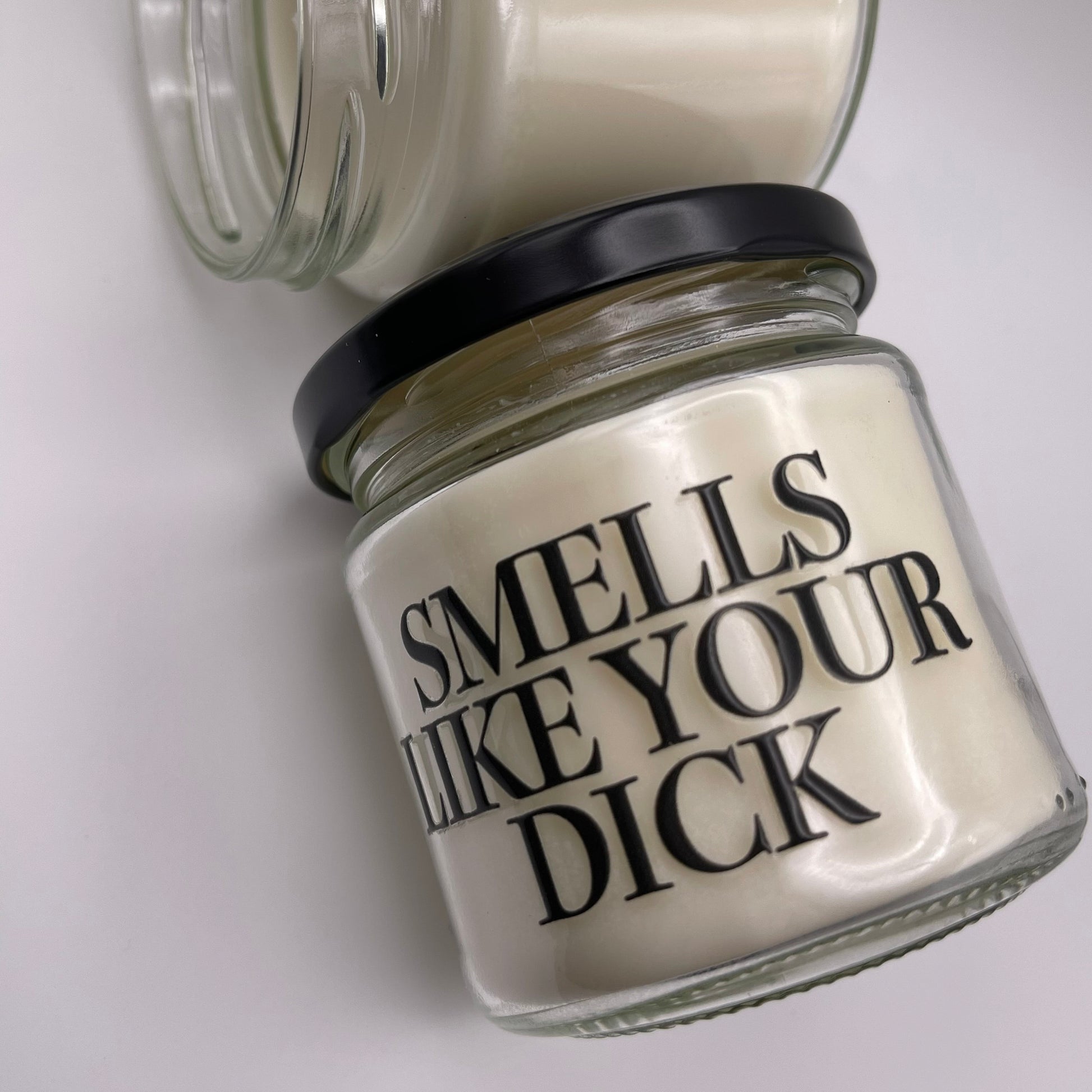 Smells Like your Dick | Kerze | Attitude Candles | minimalistisch | Duftkerze | 40 Stunden Brenndauer | Geschenk | Geschenkidee | Geburtstag