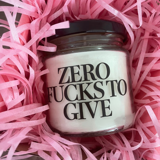 Zero Fucks To Give | Attitude Candles | Duftkerze | 40 Stunden Brenndauer Geschenk Geburtstag Hochzeit Partner Familie Freunde lustig witzig